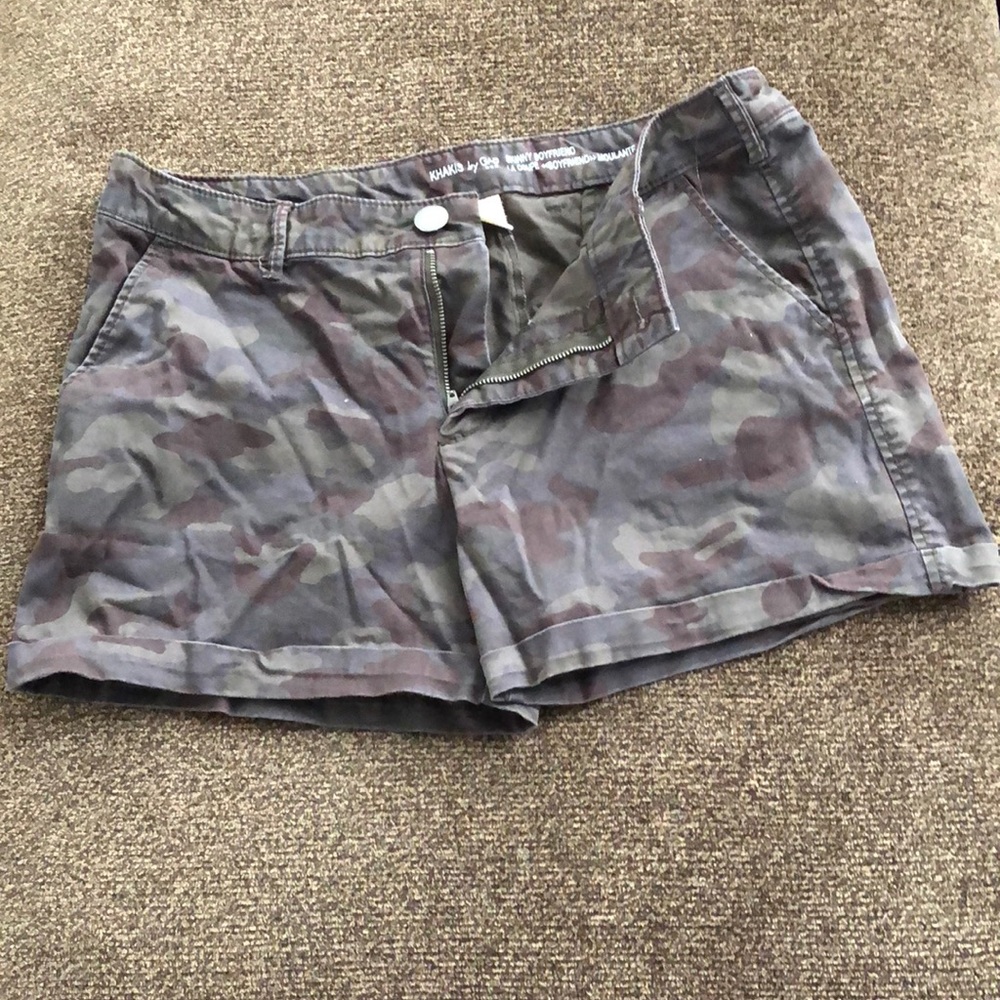Khakis by GAP Skinny Boyfriend Camo Shorts